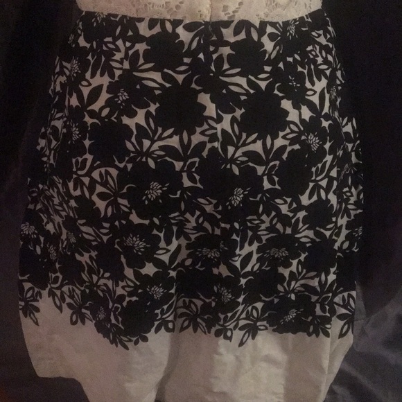 Dress - Picture 6 of 7